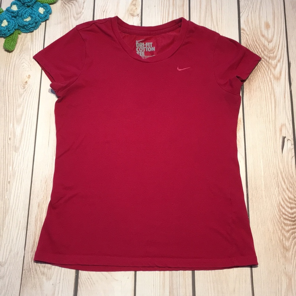 Nike women’s dri-fit short sleeve tee shirt